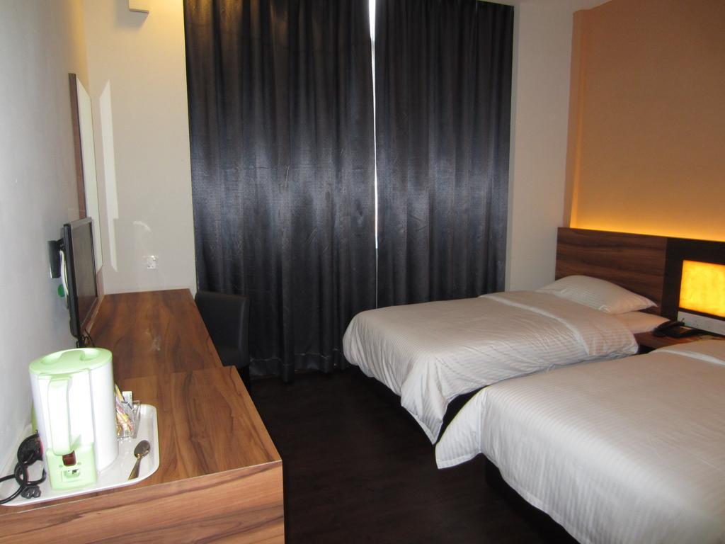 Waterfront Boutique Hotel Port Dickson Zimmer foto