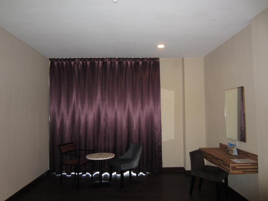Waterfront Boutique Hotel Port Dickson Zimmer foto